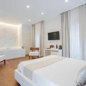 比萨西尼广场豪华客房